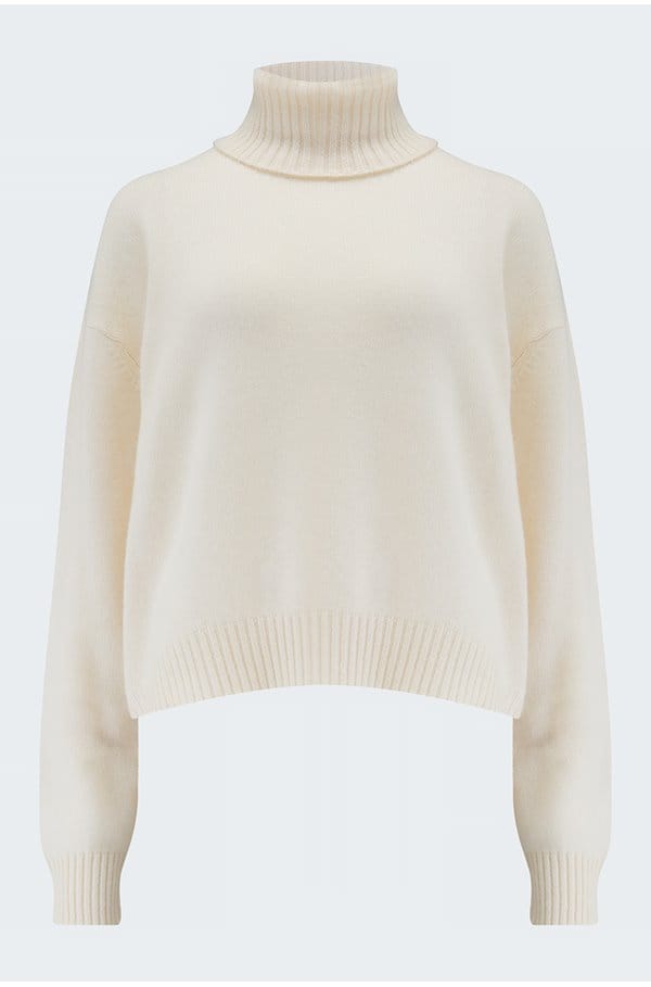 oversized roll collar in cream