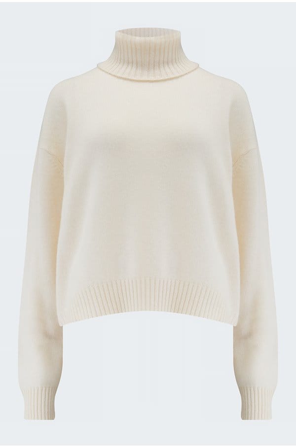 oversized roll collar in cream