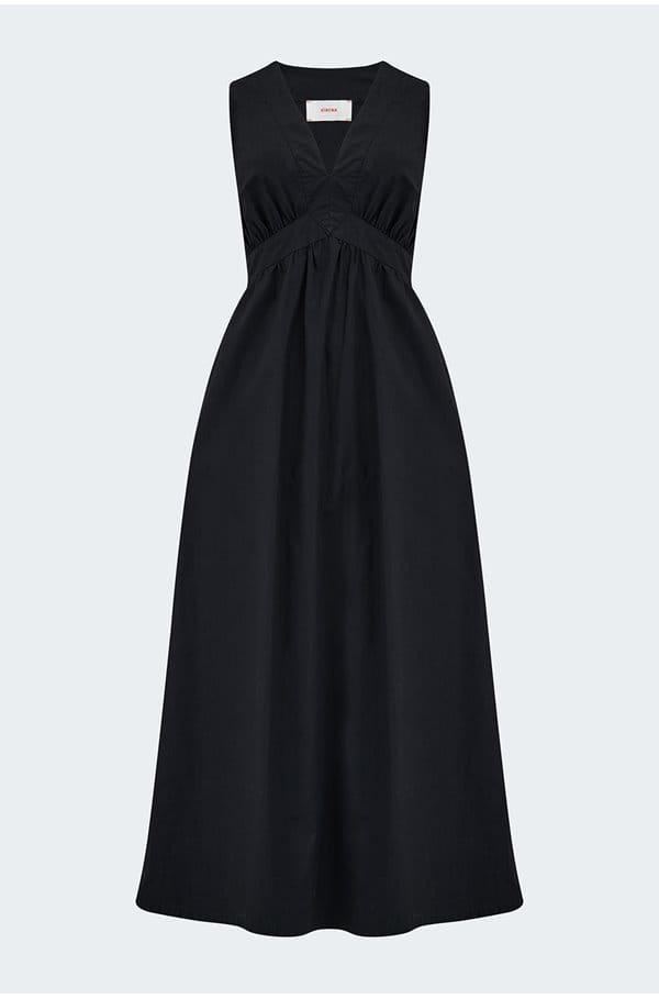 andy dress in black