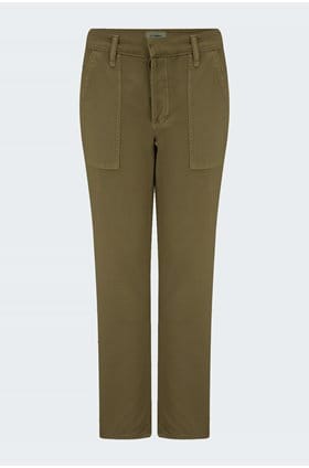 Leah Cargo in Tea Leaf