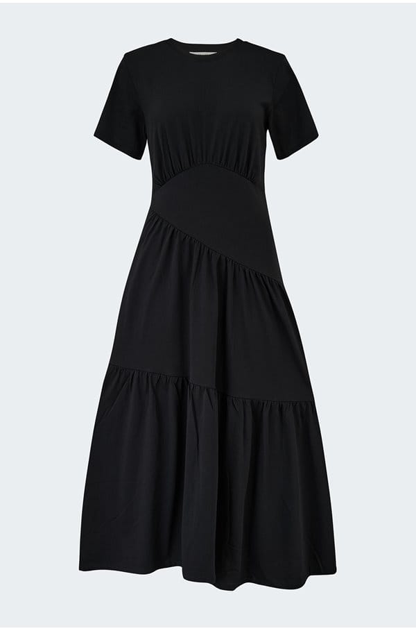 gathered seam short sleeve dress in black