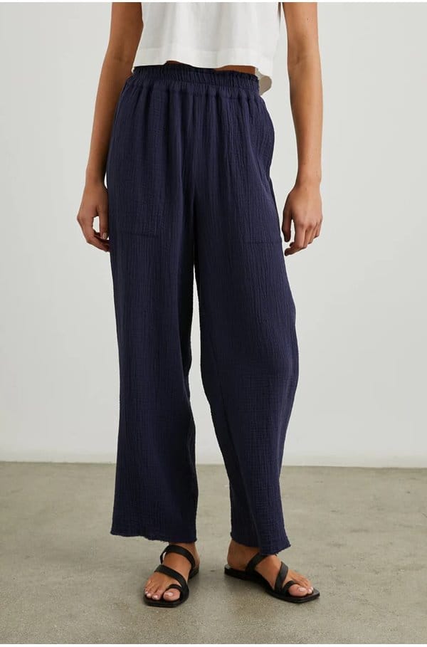 leon crop pant in navy