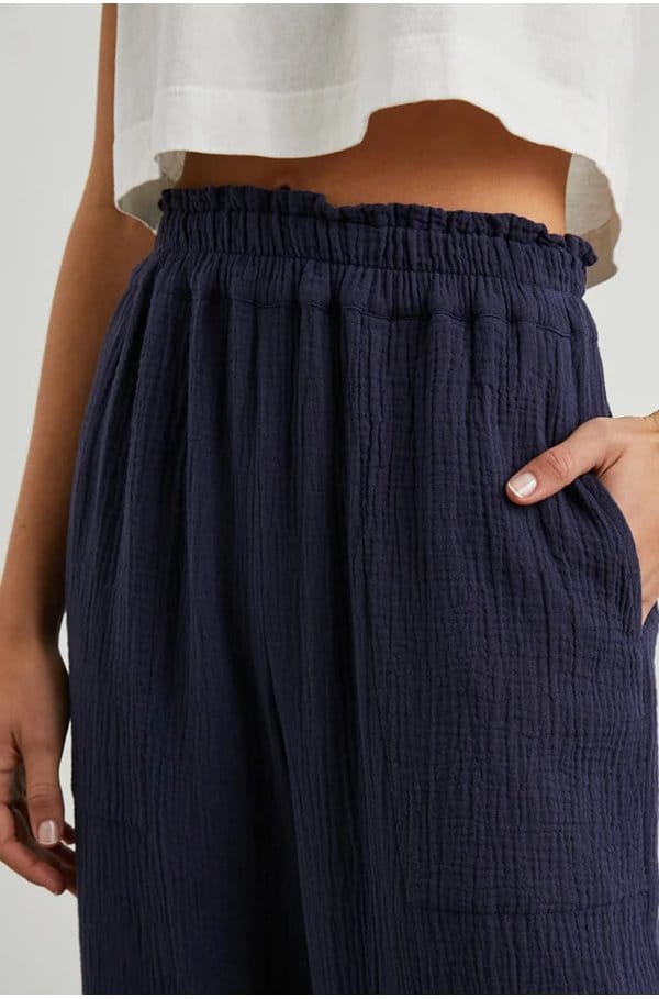 leon crop pant in navy