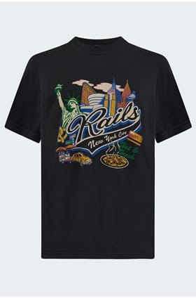 Boyfriend Tee in New York