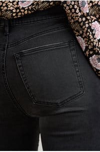 le sleek straight in kerry