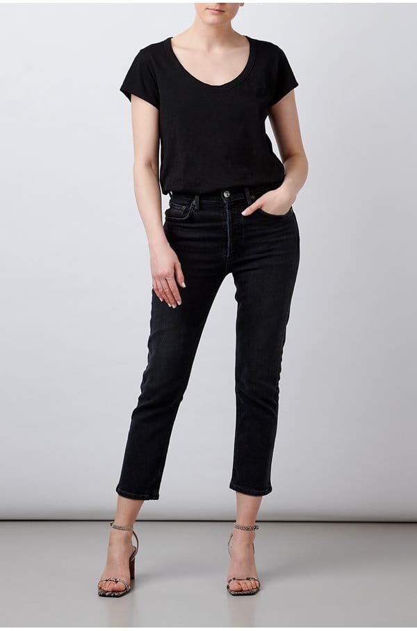 katie scoop neck tee in black 
