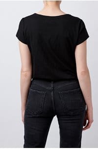 katie scoop neck tee in black 