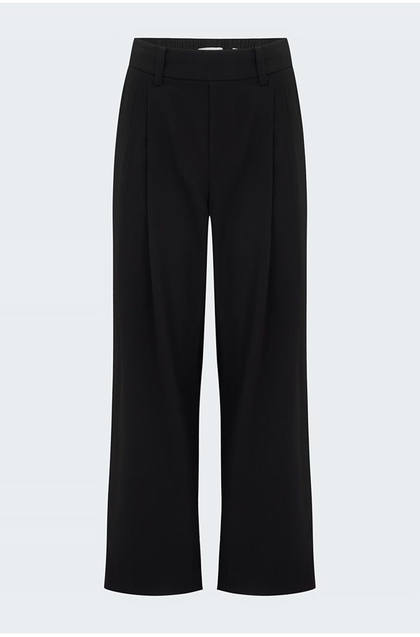 stovepipe pull on pant in black