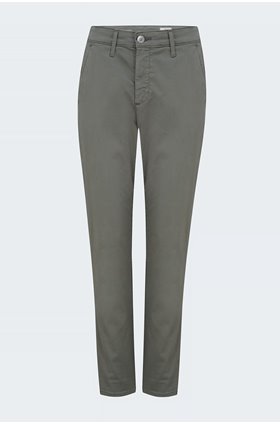 caden trouser in rooftop garden