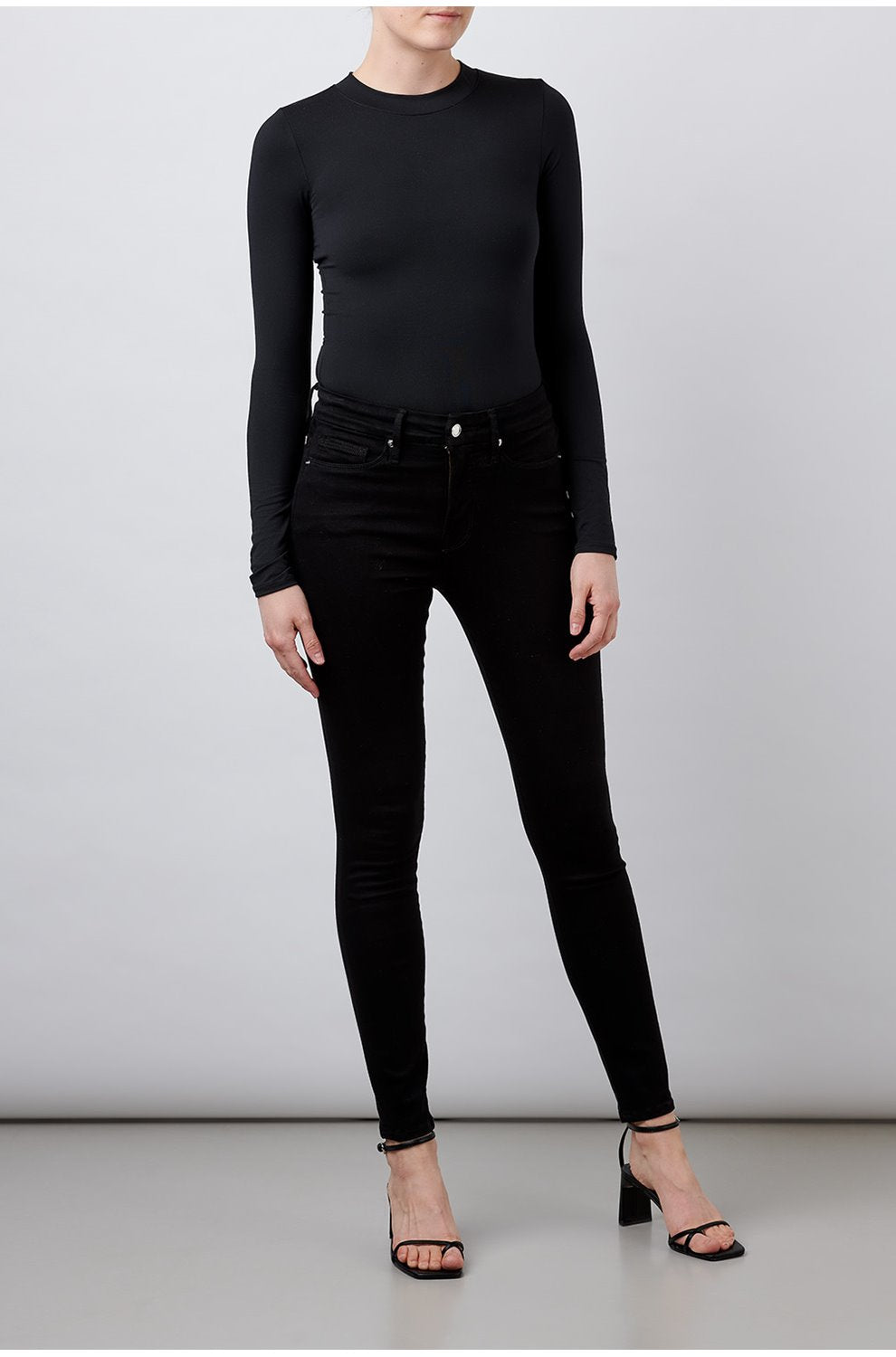 Good Legs Jean in Black 001