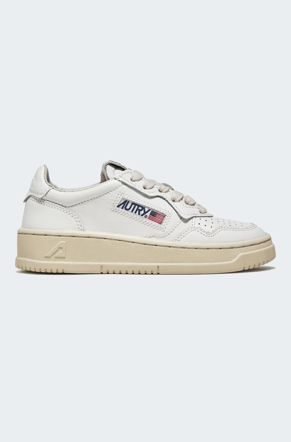 Medalist Low Sneaker in White