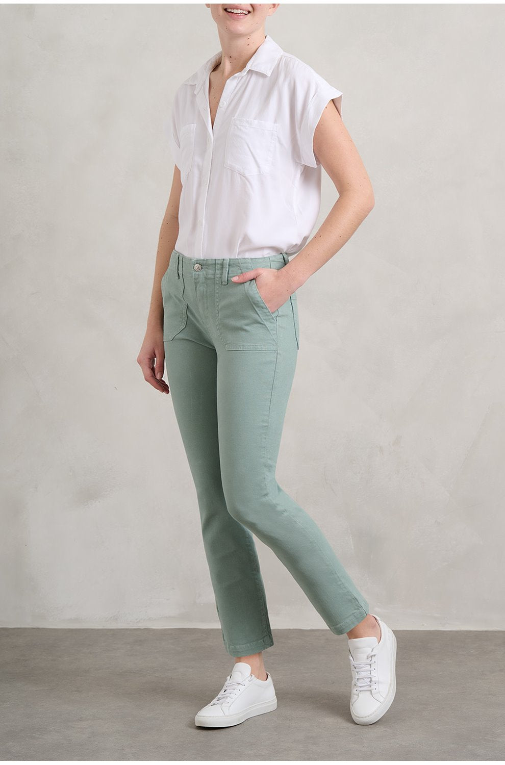 Mayslie Straight in Vintage Dusty Sage