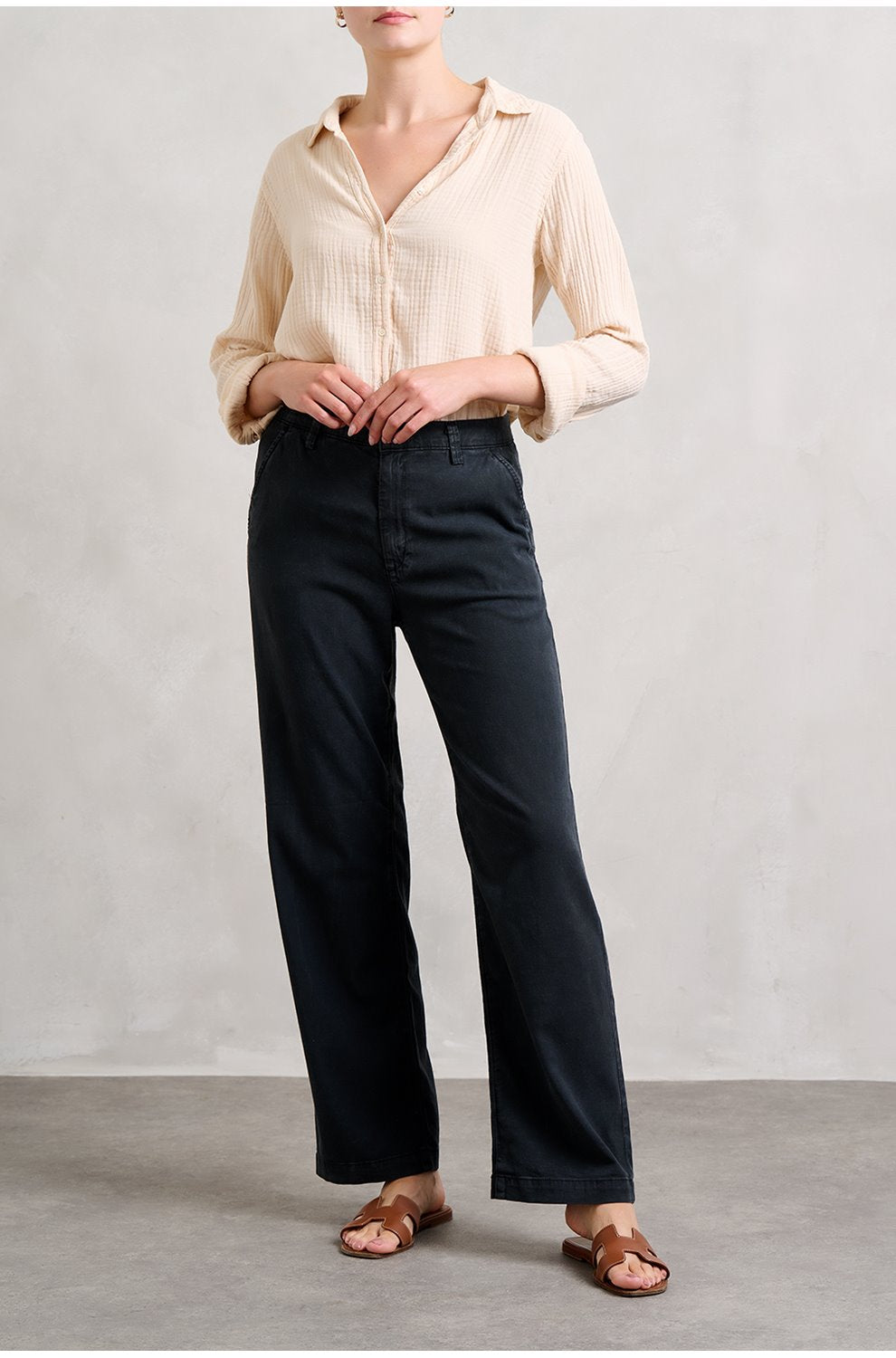 Caden Straight Tailored Trouser in Sulfur Black