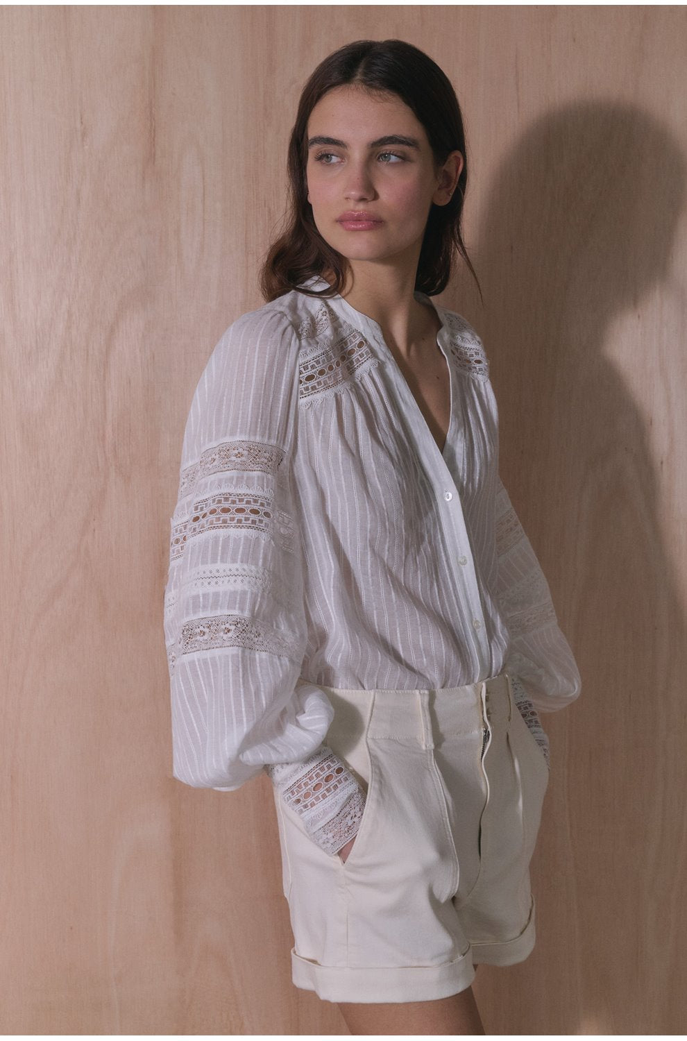 Brooklyn Short with Cuff in Quartz Sand
