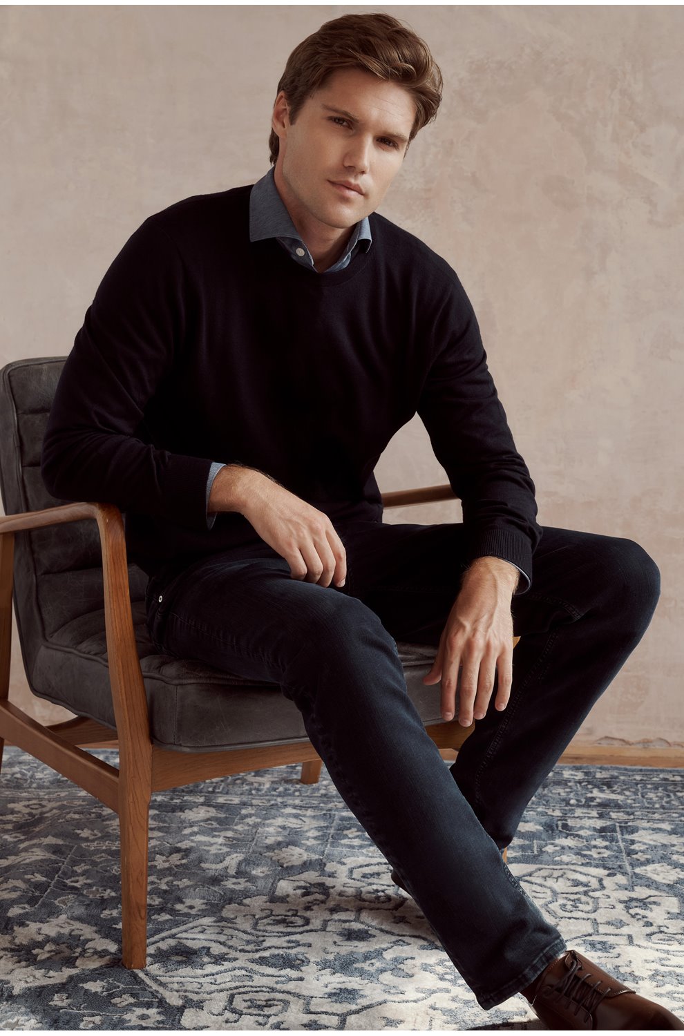 Cashmere Crew Neck Sweater in Navy
