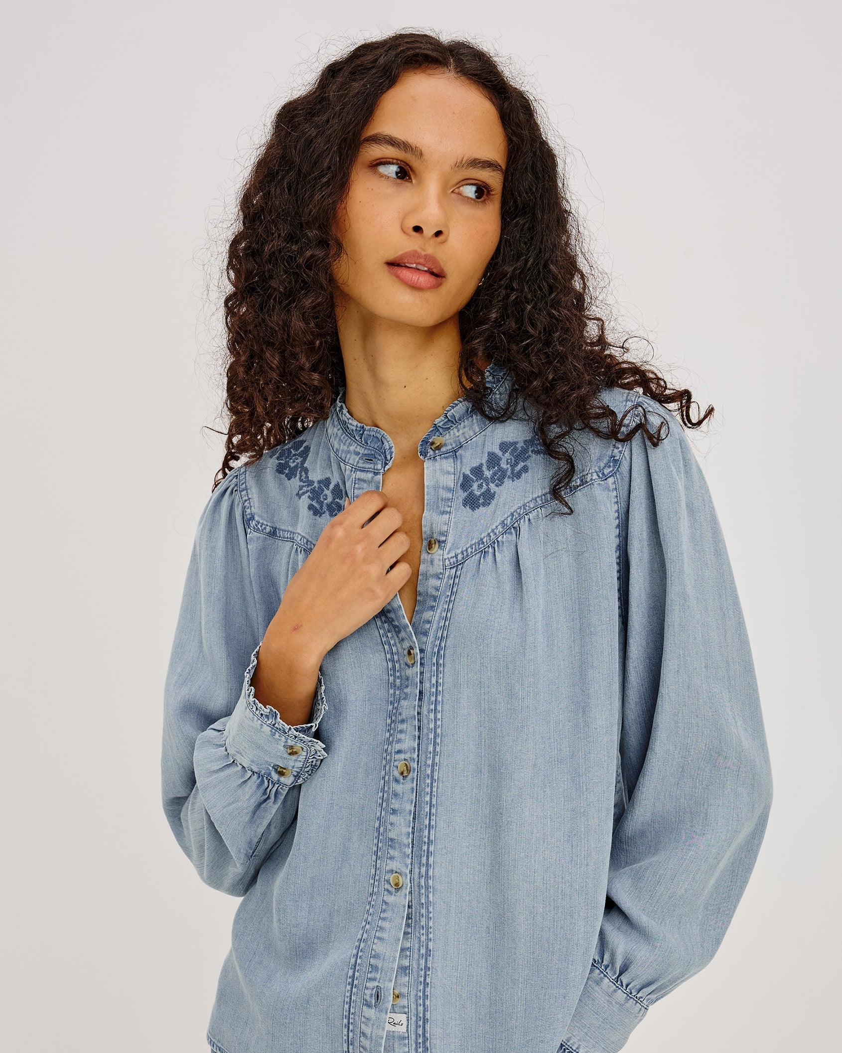 Alanna in Medium Cloud Wash