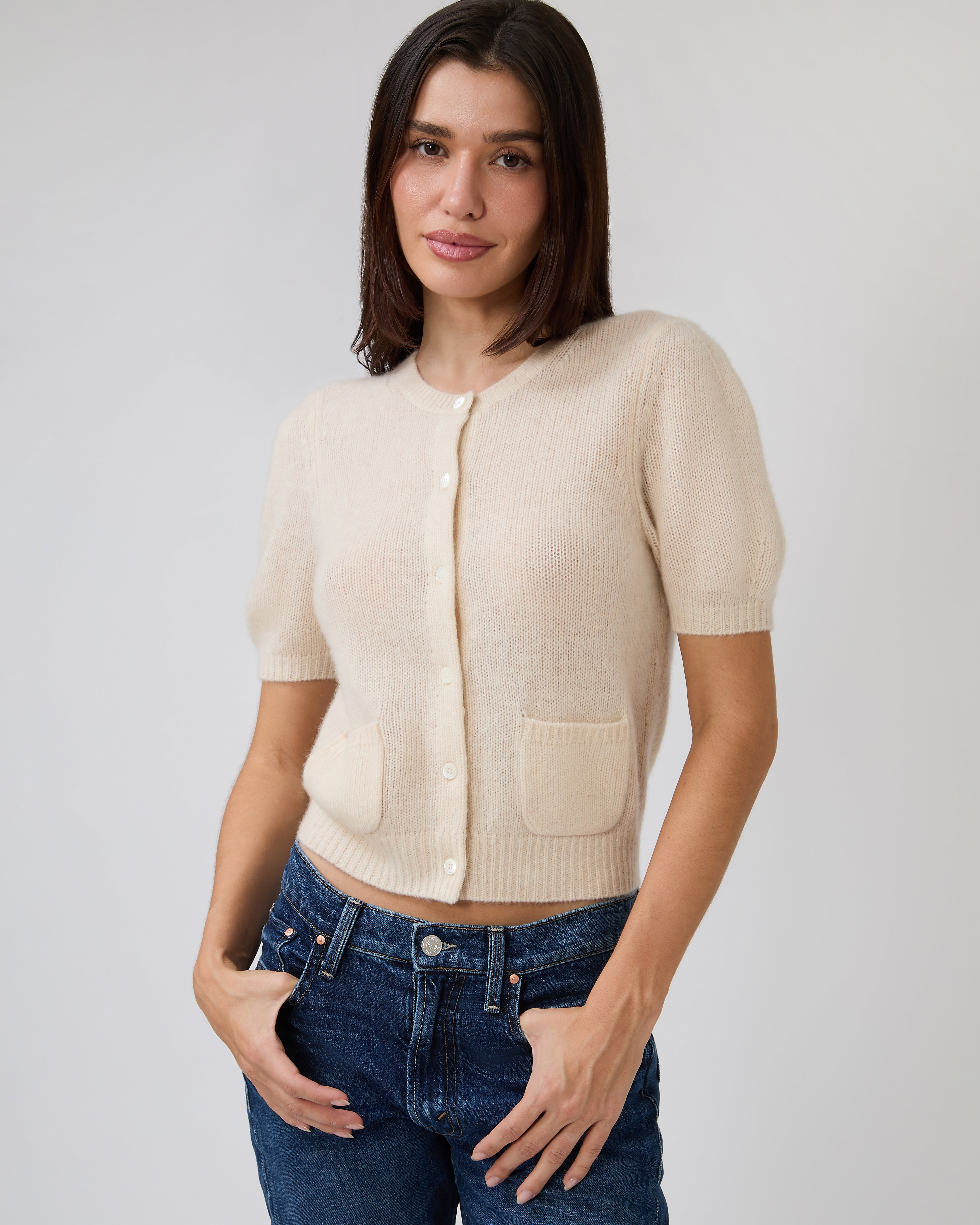 Alessia Cardi in Dogwood