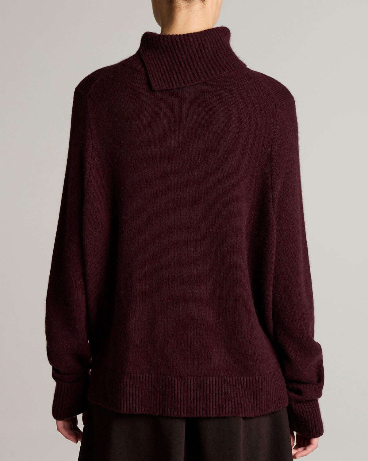 Swing Turtleneck Slit Sweater in Plum
