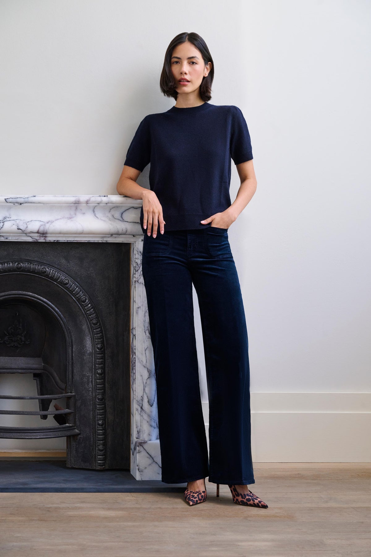 Cashmere Short Sleeve Crew in Navy