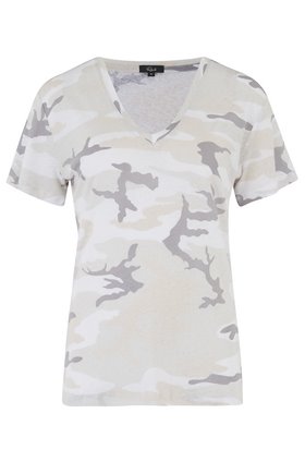 cara tee in stone camo