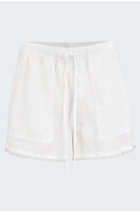 frayed hem pocket short in white