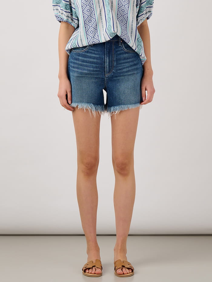 What shoes to wear with high-waisted shorts